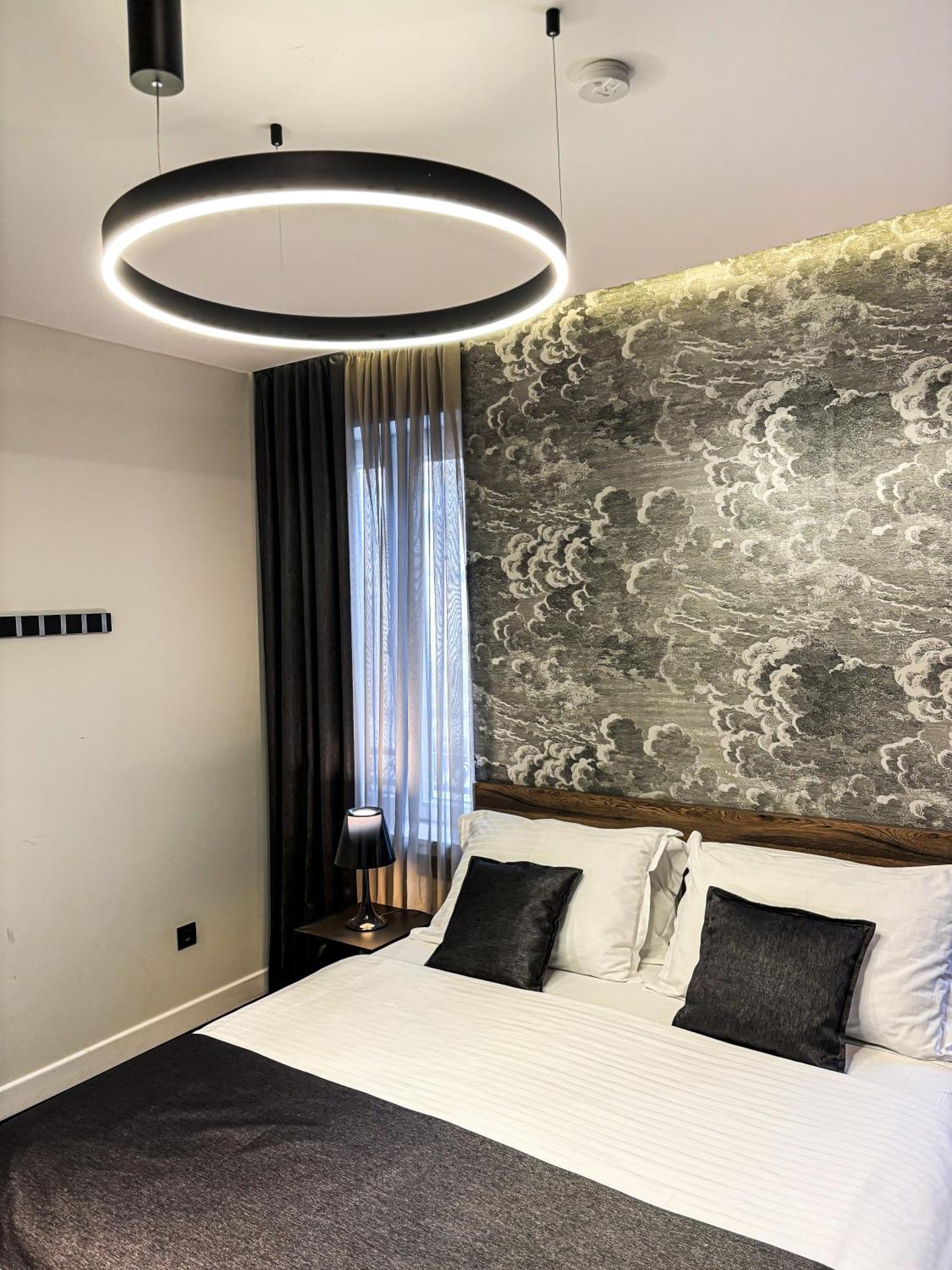 Calma Luxury Rooms สปลิท ภายนอก รูปภาพ