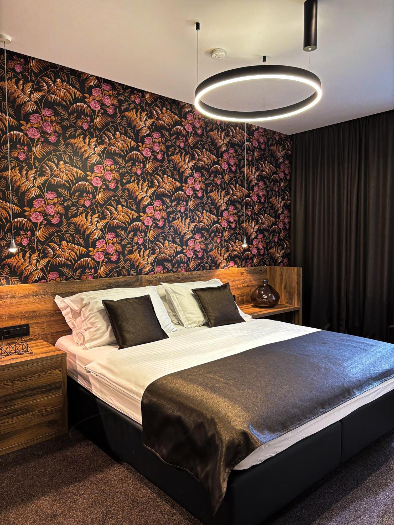 Calma Luxury Rooms สปลิท ภายนอก รูปภาพ