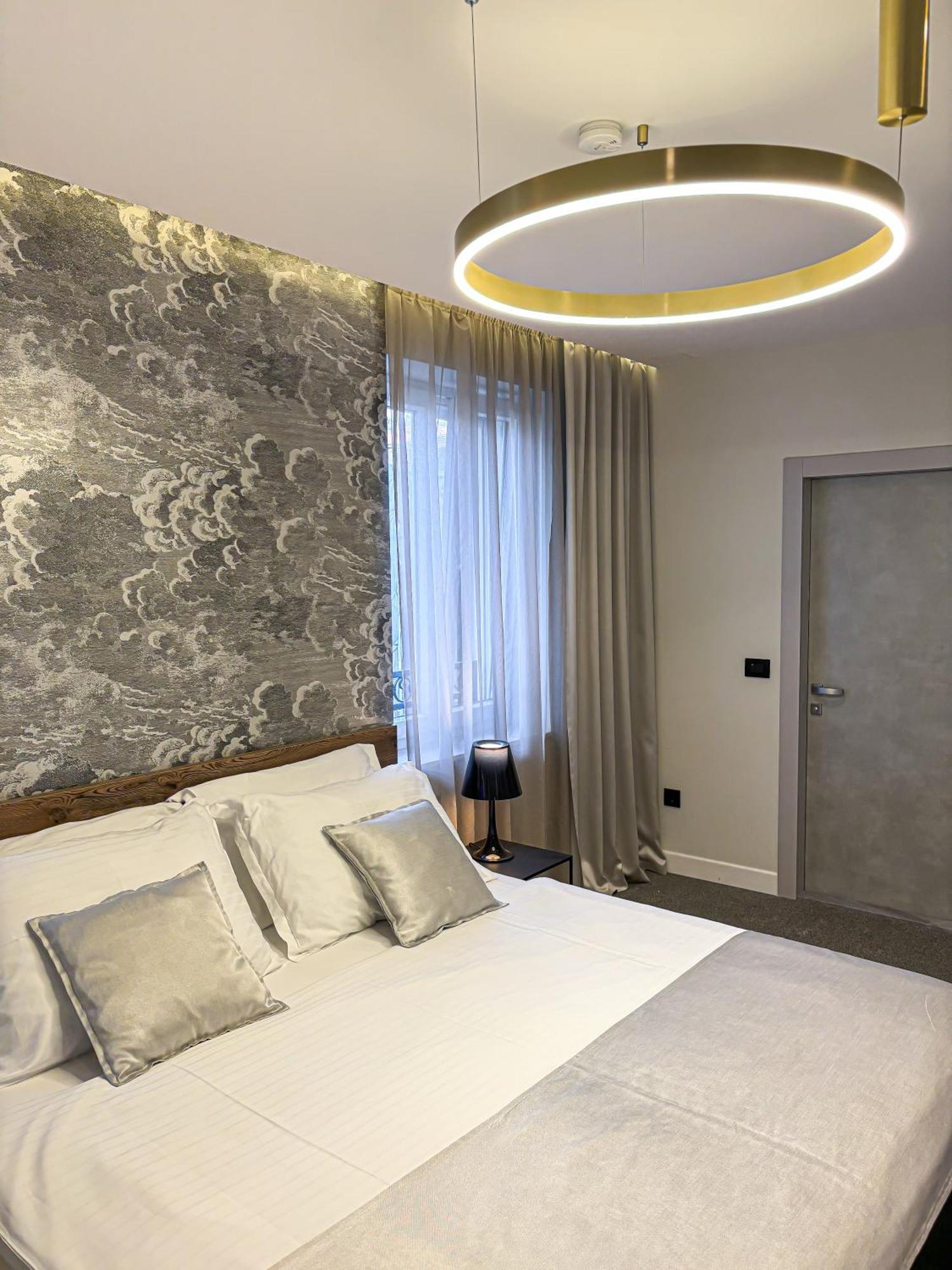 Calma Luxury Rooms สปลิท ภายนอก รูปภาพ