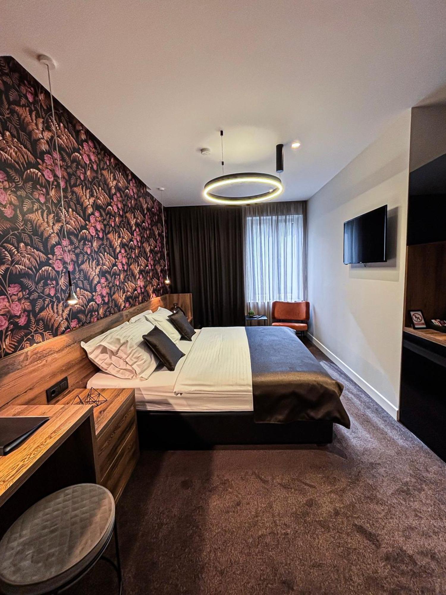 Calma Luxury Rooms สปลิท ภายนอก รูปภาพ